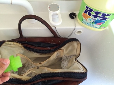 フェリージのナイロン・レザーバッグを徹底的に洗う | クラシコブログ